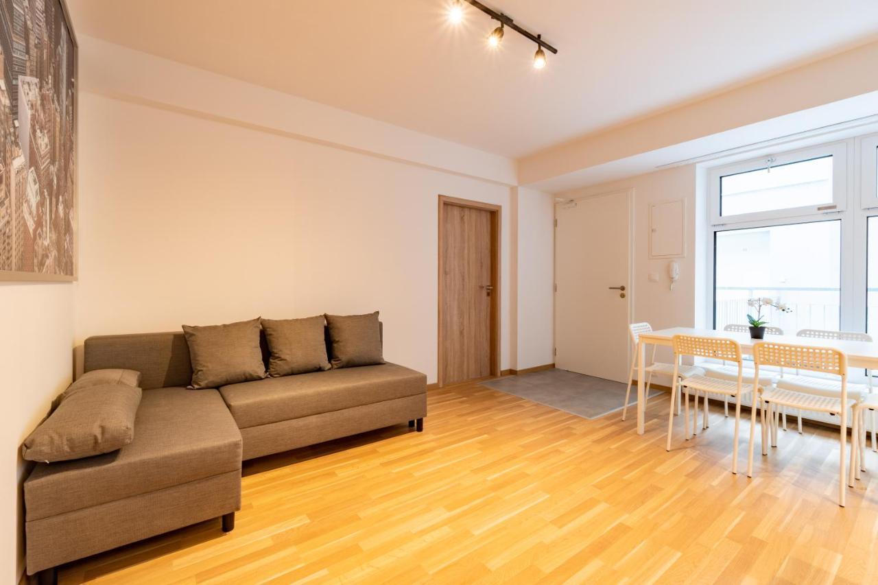 פראג Brand New Two Room Apartment #26 With Free Secure Parking Close To Center מראה חיצוני תמונה