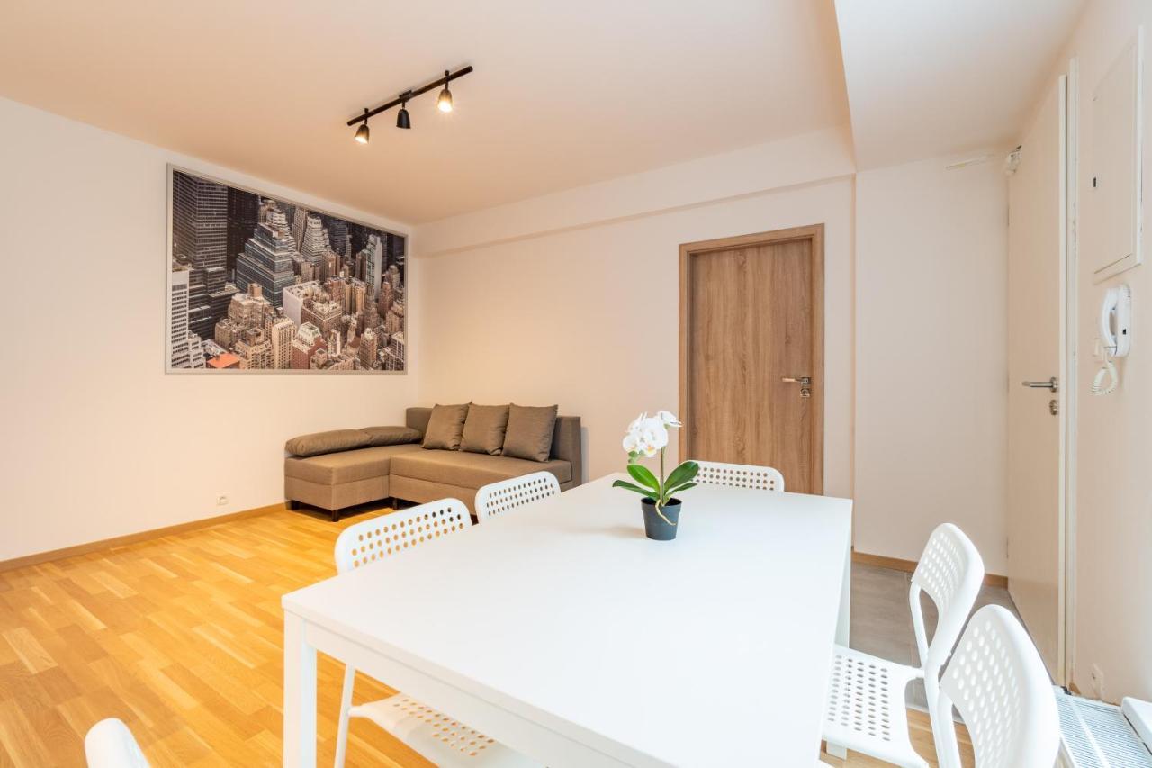 פראג Brand New Two Room Apartment #26 With Free Secure Parking Close To Center מראה חיצוני תמונה