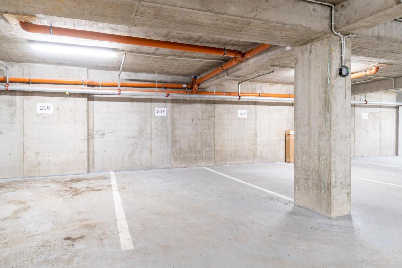 פראג Brand New Two Room Apartment #26 With Free Secure Parking Close To Center מראה חיצוני תמונה