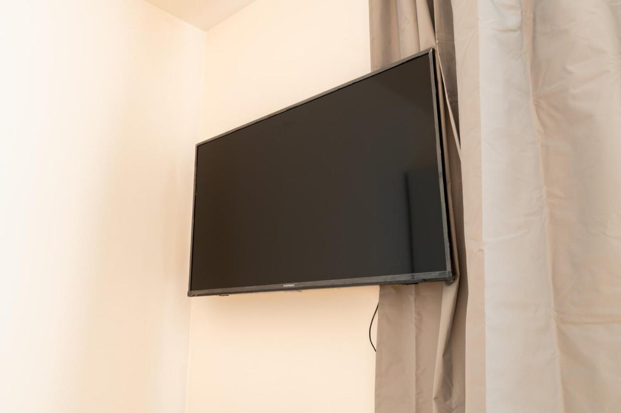 פראג Brand New Two Room Apartment #26 With Free Secure Parking Close To Center מראה חיצוני תמונה